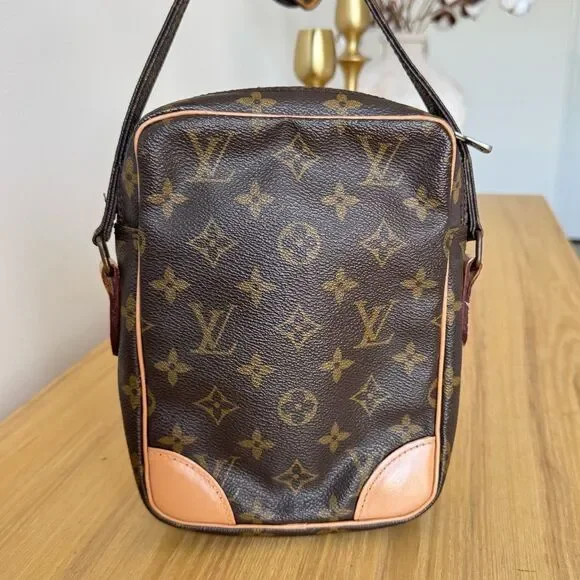 ✅AUTHENTIC✅LOUIS VUITTON DANUBE CROSSBODY BAG - Picture 5 of 16